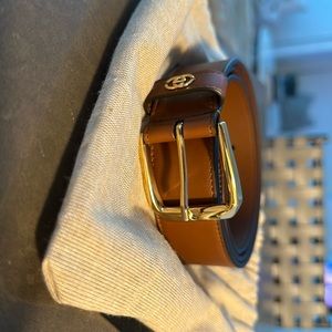 Men’s Gucci Belt with square buckle and Interlocking G.